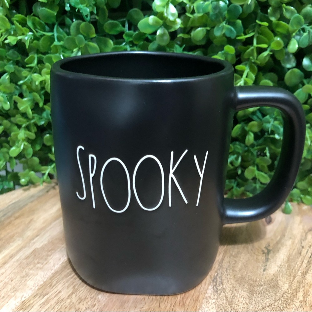 Rae Dunn NWT “Spooky “ mug